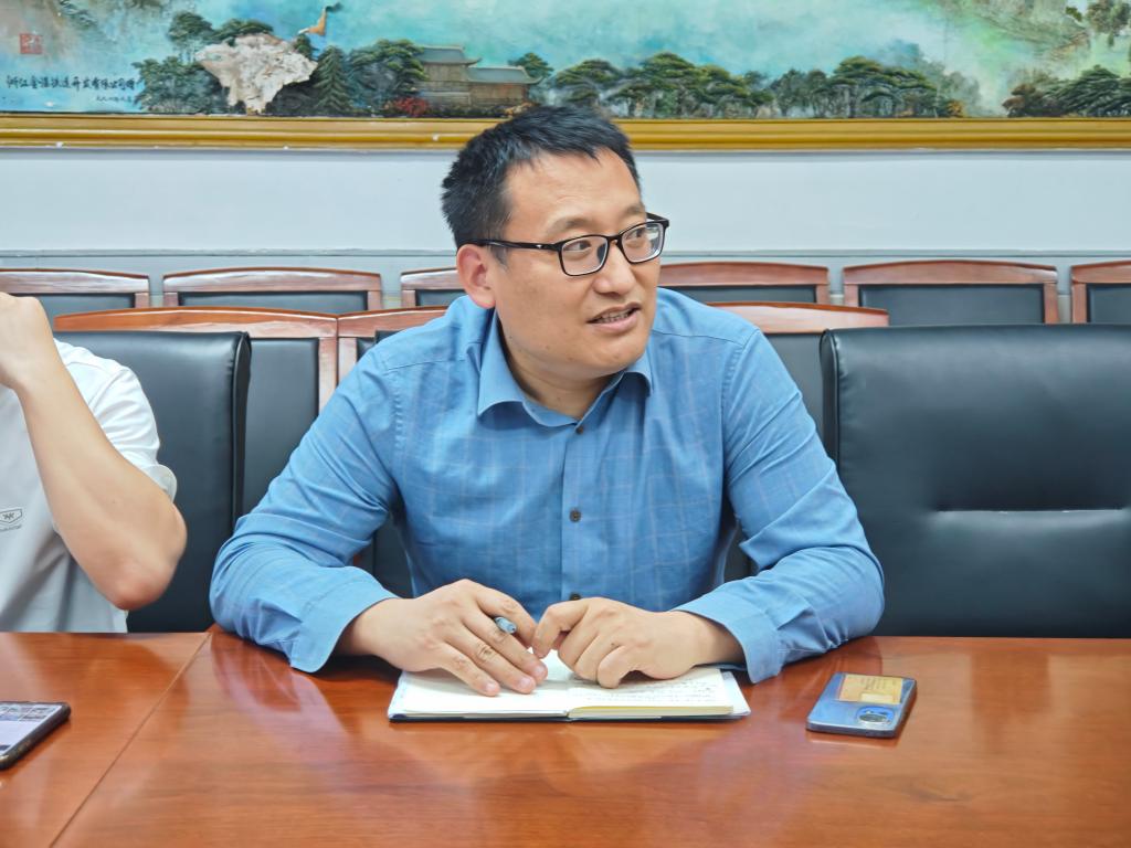 主持人：魏振锋（修图）