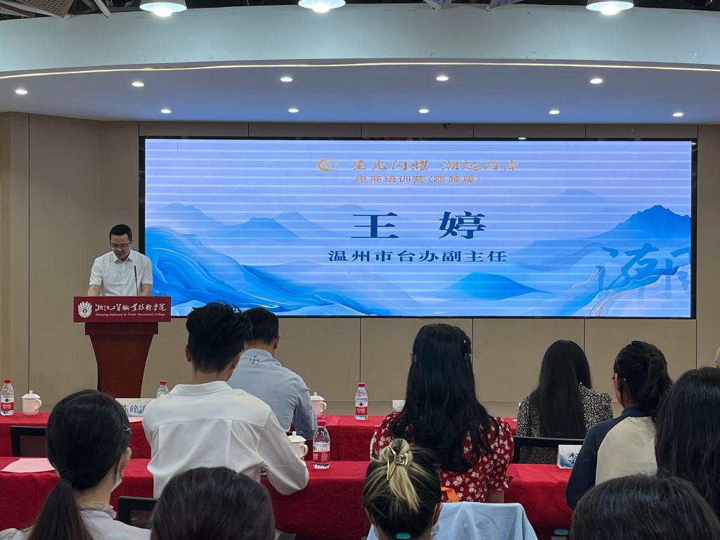 53ab2841697c0111fa4433495d1771c