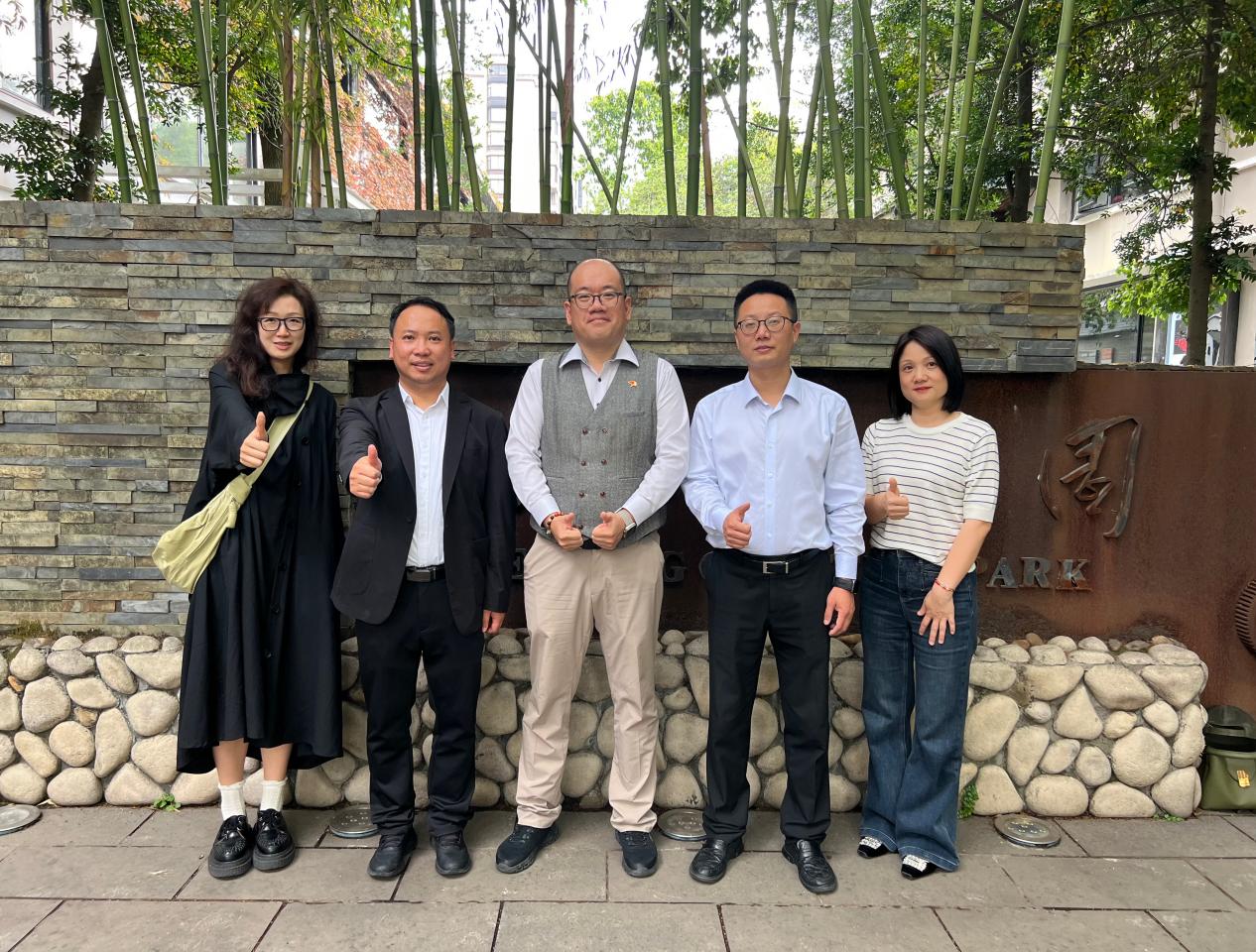 fdf91b79502c240fbf12cae221128d6